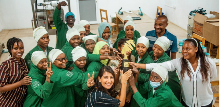 Kazi Yetu aus Tansania * Veranstaltung mit Hendrik Buermann im Weltladen Lübeck 